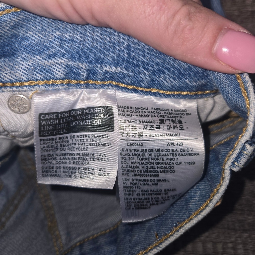 Levis 501 Original High Waisted Denim Cut Off Shorts Light Wash Blue W26 - Picture 5 of 10
